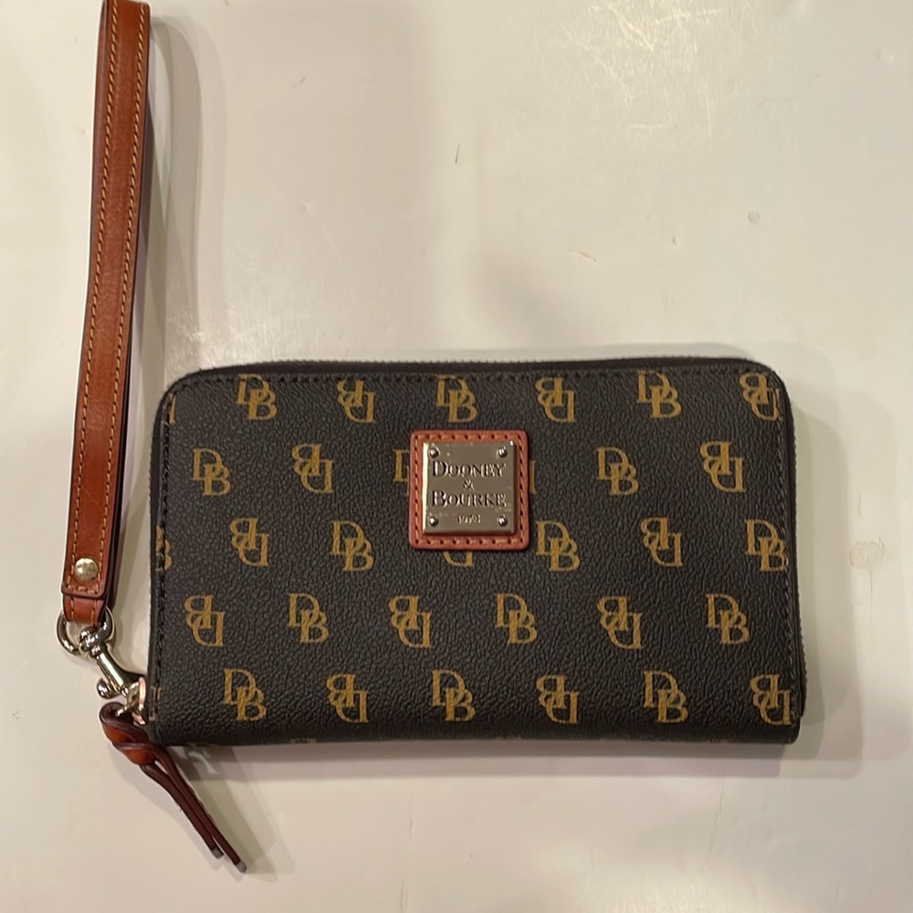 Dooney & Bourke Signature Print Wristlet/ Wallet